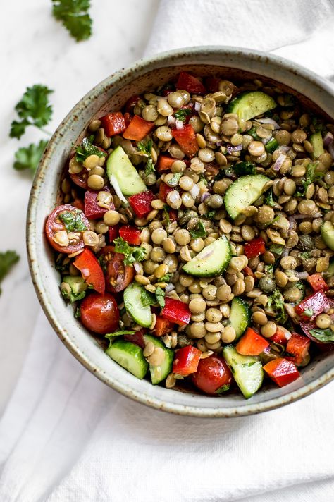 Lentil Side Dish, Green Lentil Recipes, Green Lentil Salad, Fresh Fish Recipes, Vegan Diner, Lentil Recipes Easy, Cheap Vegetarian Meals, Cheap Meal Prep, Lentil Salad Recipes