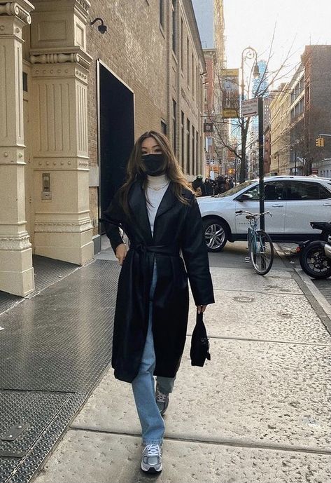 Dark Blue Jeans Outfit, Dark Blue Coat, Korean Winter, Fall Fashion Coats, Blue Jean Outfits, Relaxed Outfit, Blue Coat, Winter Fashion Outfits, Teen Fashion Outfits