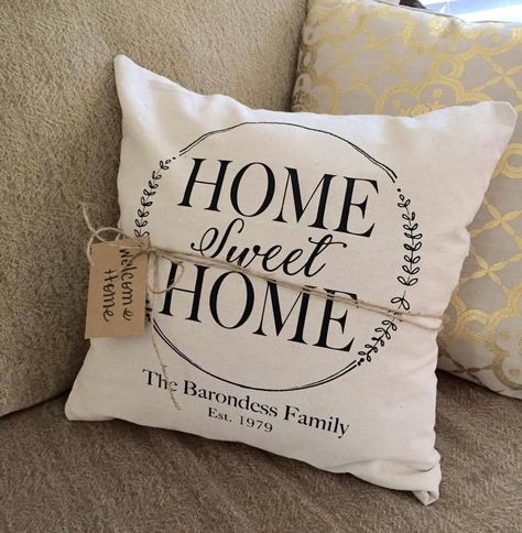 Personalized Pillow Cover, Pillows Decorative Diy, Projets Cricut, Farmhouse Vintage, Personalized Pillow Cases, Home Handmade, Custom Pillow Cases, Personalized Pillow, Personalized Baby Girl