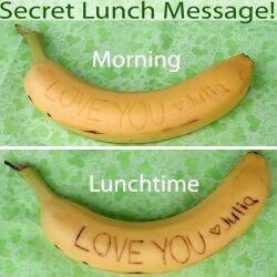 Banana message - banaan met boodschap - leuk al 10-uurtje voor de kids School Trends, Packed Lunch, Fun Kids Food, Kids Lunch, Kids Snacks, Cute Food, Bananas, Food Hacks, Kid Friendly