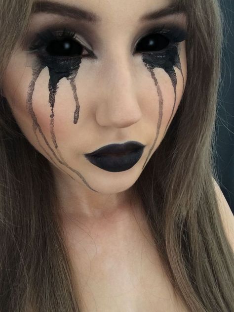 Best 20+ Halloween makeup ideas on Pinterest—no signup required ... Nem Halloween Makeup, Black Halloween Makeup, Alien Make-up, Halloween Pauroso, Illusion Makeup, Fantasy Make-up, Halloween Make-up Looks, Alien Makeup, Halloweenský Makeup