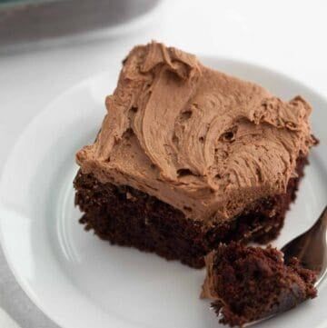 Gluten Free Chocolate Desserts, Gluten Free Chocolate Cake Recipe, Cake With Frosting, Meaningful Eats, Chocolate Cake From Scratch, Gluten Free Cake Recipe, Gluten Free Chocolate Cake, Texas Sheet, Gluten Free Cupcakes