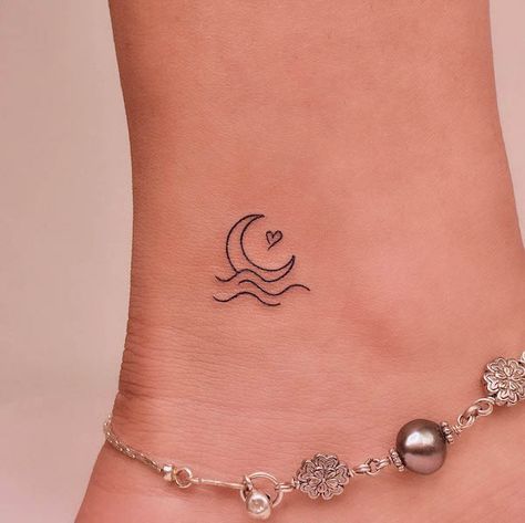 Foot Tattoo Placement, Tattoo Ideas Foot, Foot Tattoo Ideas, Foot Tattoo Designs, Simple Wave Tattoo, Tattoo Sonne, Small Wave Tattoo, Small Foot Tattoos, Tattoos Butterfly