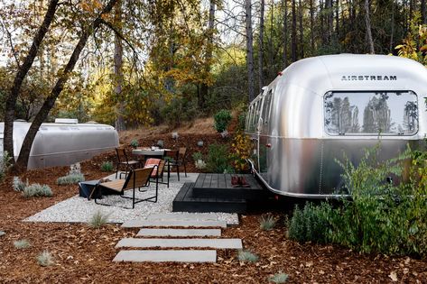 Airstream hotel luxury campground opens near Yosemite - Curbed SF Autocamp Yosemite, Yosemite Camping, Glamping Site, Luxury Tents, Forest Bathing, Spa Inspiration, Travel Outdoors, Concierge Service, Star Hotel