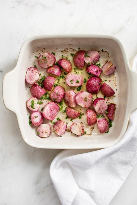 Simple Roasted Radishes Recipe • Salt & Lavender How To Cook Radishes, Roasted Radishes Recipe, Radishes Recipe, Manwhich Recipes, Szechuan Recipes, Mulberry Recipes, Cantaloupe Recipes, Spagetti Recipe, Roasted Radishes