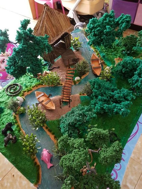 Rainforest School Project, Amazon Rainforest Project, Rainforest Diorama Ideas, Forest Projects For Kids, Rainforest Diaroma, Forest Model School Project, Tropical Rainforest Biome Project, Grassland Diorama, Diorama Rainforest