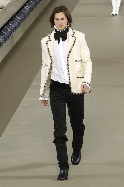 Chanel Brooch Outfit, 2006 Runway, Chanel Men, Chanel Brooch, Chanel Outfit, Chanel Jacket, Hype Shoes, Prom Outfits, Cool Fits