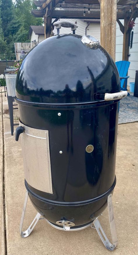 10 Things I Wish I Knew Before Buying a Weber Smokey Mountain Smoker - Drizzle Me Skinny! Weber Smokey Mountain, Weber Grill, Marinade Recipes, Smoked Chicken, I Wish I Knew, Meat Cuts, Bbq Party, Smoked Food Recipes, Fuel Efficient