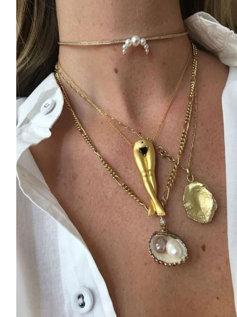 Oversized Necklace, Camille Charriere, Earring Trends, Latest Jewellery, Jewelry Inspo, Glass Jewelry, Jewelry Trends, Cute Jewelry, Pearl Jewelry