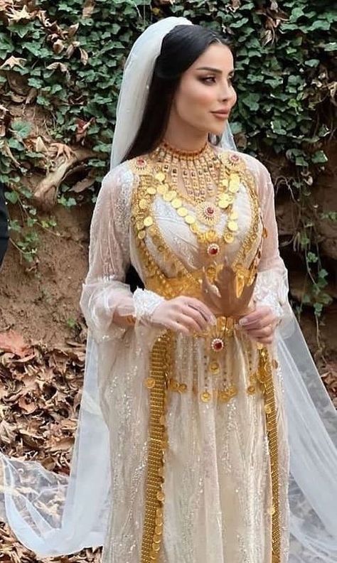 Kurdish Wedding Dress, Egyptian Wedding Dress, Event Dresses Classy, Arab Bride, Kurdish Fashion, Kurdish Girl, Egyptian Wedding, Kurdish Dress, Kurdish Clothes