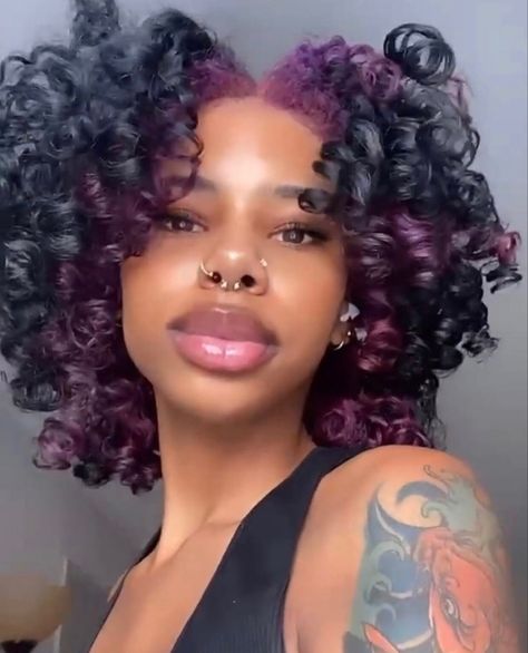 Purple Skunk Stripe Curly Hair, Dyed Curly Hair Ideas Colour Purple, Purple Natural Hair Black Women, Purple Skunk Stripe Hair, Hair Dyed Curly Hair, Purple Skunk Stripe, Purple Underdye Hair, Dyed Underlayer Curly Hair, Underdye Hair Curly