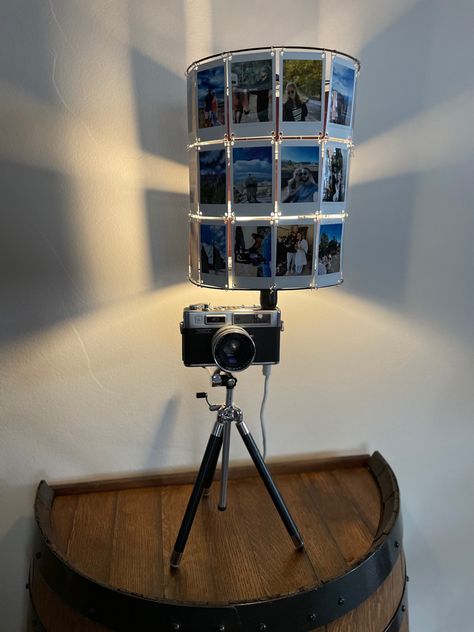 Camera Lamp, Photo Lamp, Diy Lamp Shade, Polaroid Pictures, Rustic Lamps, Mini Photo, Diy Room, Vintage Camera, The Shade