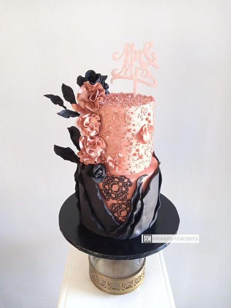 Rose gold and black wedding cake. Black And Rose Gold Wedding Dress, Black And Rose Gold Party Ideas, Rose Gold And Black Cake Birthday, Black And Rose Gold Birthday Theme, Rose Gold And Black Wedding Dress, Black And Rose Gold Wedding Cake, Rose Gold Black Cake, Black Pink And Gold Cake, Rose Gold And Black Party Theme Cake