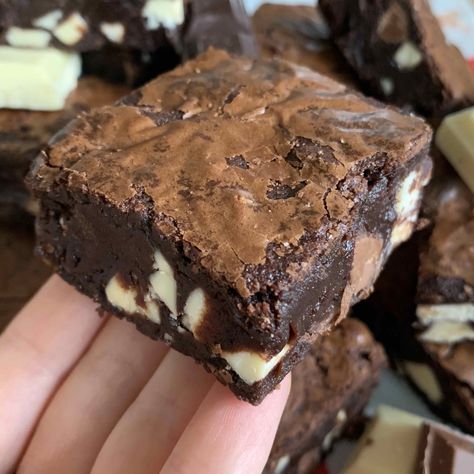 Triple Chocolate Brownies Tofu Brownies, Brownies Aesthetic, Triple Chocolate Brownies, Chocolate Brownies Recipe, Resep Brownies, Best Brownie Recipe, Dairy Free Cake, Summer Menu, Recipe Sweet