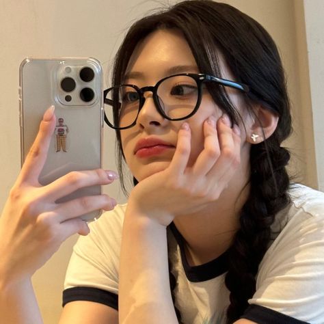 seeun stayc icon pfp Kpop Girl Pfp, Yn Pfp, Pfp Icons Girl, Stayc Pfp, Girly Selfies, Pfp Icons Kpop, Stayc Seeun Icons, Pretty Girl Pfp, Kpop Pfp Icon