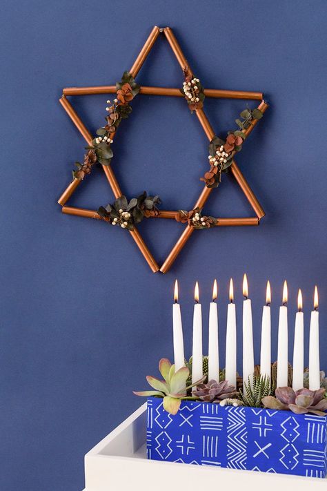 DIY Copper Star of David Hanukkah Wreath Hannukah Decorations, Hanukkah Diy, Diy Hanukkah, Jewish Crafts, Diy Copper, Rustic Christmas Ornaments, Hanukkah Decorations, Sensory Garden, Copper Diy