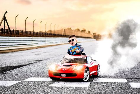 Hot Wheels Birthday Photoshoot, Hot Wheels Photoshoot, If You Ain’t First Your Last Birthday, Race Car Photoshoot, Racing Photoshoot, Foto Cars, 2nd Birthday Photos, Hotwheels Birthday Party, Bday Photoshoot