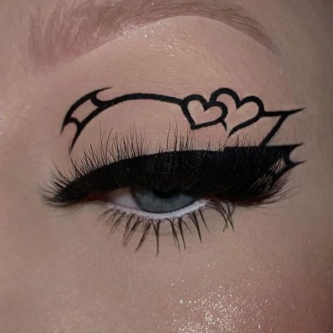 Black Graphic Liner, Graphic Liner Makeup, Creative Eyeliner, Dramatic Eyeliner, Makeup Charts, Eye Makeup Images, Eyeliner Designs, Liner Makeup, Graphic Makeup