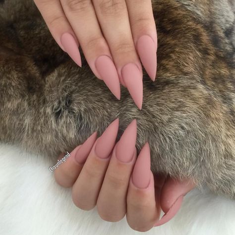 Stilettos Nails, Pink Stiletto Nails, Super Nails, Dark Nails, Nail Shapes, Matte Nails, Gorgeous Nails, Stiletto Nails, Perfect Nails