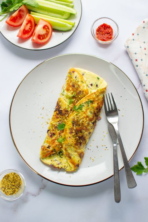 Zucchini Omelette, Mediterranean Zucchini, Mediterranean Diet Recipes Breakfast, Tomato Basil Salad, Zucchini Ravioli, Hot Spices, Mediterranean Diet Plan, Healthy Zucchini, Eastern Cuisine