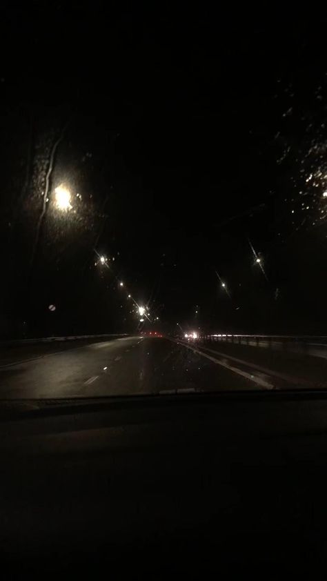 Car And Rain Aesthetic, Night Driving Rain, Night Drive Rain, Car Driving At Night, Night Drive Video, Rain Driving, Driving In Rain, Rain Road, Driving In The Rain