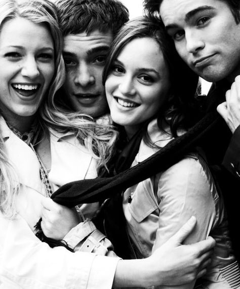 Leighton Meester, Blake Lively, Chace Crawford, Ed Westwick; Gossip Girl love <3 Chuck Y Blair, Nate Gossip Girl, Chase Crawford, Vanessa Abrams, Gossip Girl Cast, Mode Gossip Girl, Estilo Gossip Girl, Film Cult, Dan Humphrey