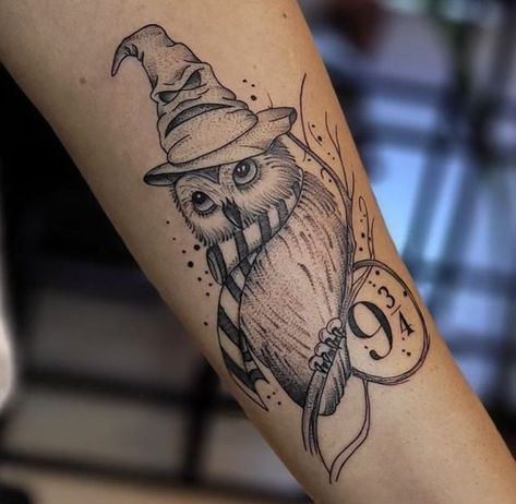 Hedwig Tattoo Design, Harry Potter Hedwig Tattoo, Harry Potter Owl Tattoo, Harry Potter Tattoo Unique, Thestral Tattoo, Hedwig Tattoo, Mama Tattoos, Harry Potter Tattoo Sleeve, Owl Tattoo Sleeve