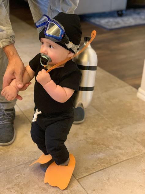 Baby scuba diver Halloween costume Diy Diver Costume, Scuba Diving Family Costume, Diy Scuba Diver Costume, Baby Scuba Diver Costume, Dog Scuba Diver Costume, Scuba Diver Costume, Pregnant Halloween Costumes, Pregnant Halloween, Creative Costumes