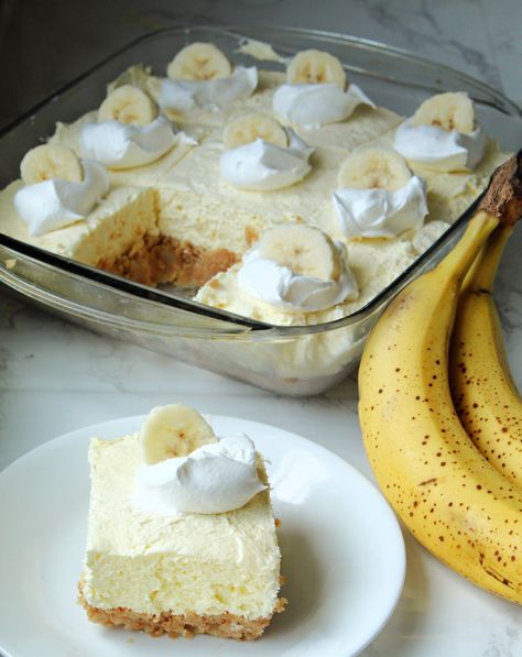 Banana Cream Cheesecake Bars, Refrigerated Desserts, Banana Cream Cheesecake, Banana Cream Pudding, Banana Pudding Cheesecake, Banana Cheesecake, Cream Cheesecake, Sweet Bar, Instant Pudding Mix