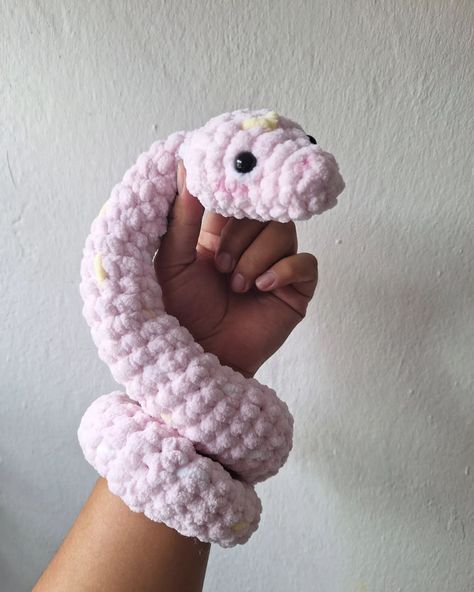 Easy Crochet Snake, Cute Snake Crochet Pattern Free, Crochet A Snake, Giant Snake Crochet Pattern Free, Crochet Plush Snake, Crochet Art, Amigurumi, Crochet