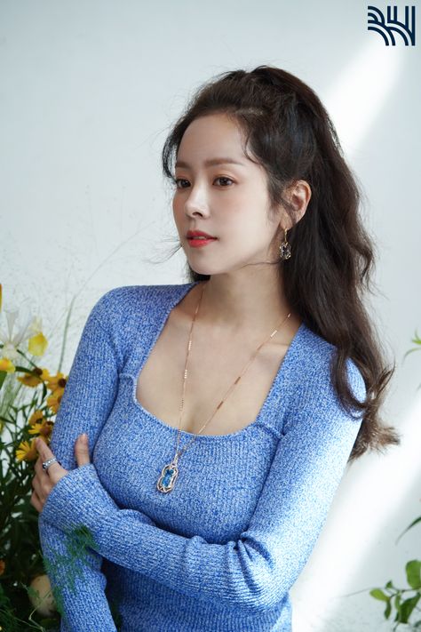 Han Ji Min Photoshoot, Han Jimin, Asian Actress, Asian Doll, Attractive People, Korean Beauty, Cute Pictures, Kdrama, Drama