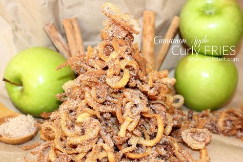 ~Cinnamon Apple Curly Fries! Autumn Sweets, Ups Truck, Spiralized Recipes, Seafood Medley, Copper Chef, Fruit Ideas, Pudding Shots, Curly Fries, Fried Apples