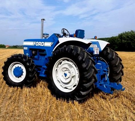 FORD-8600. FWD, Tractor. Farming Photo, Girl Bible, Farming Tools, Tractor Barn, Agriculture Machine, Pulling Tractors, Tractor Pictures, Big Tractors, Chevy Nomad