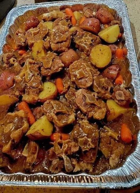 Smothered Oxtails - OMG DON'T LOSE THIS... - Heavenly Recipes Oxtails And Rice, Smothered Oxtails, Oxtails Recipe, Ox Tails, Southern Style Potato Salad, Oxtail Recipes, Grandma Cooking, Homemade Bbq, Best Comfort Food