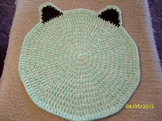 My "JMSQ" Qunique Patterns - Created By: Jeanarie: Cat Pet Mat Blessing Others, Crochet Bath Mat, Diy Clothes Accessories, Rug Crochet, Cat Rug, Super Cute Cats, Cat Coasters, Moss Stitch, Cat Mat