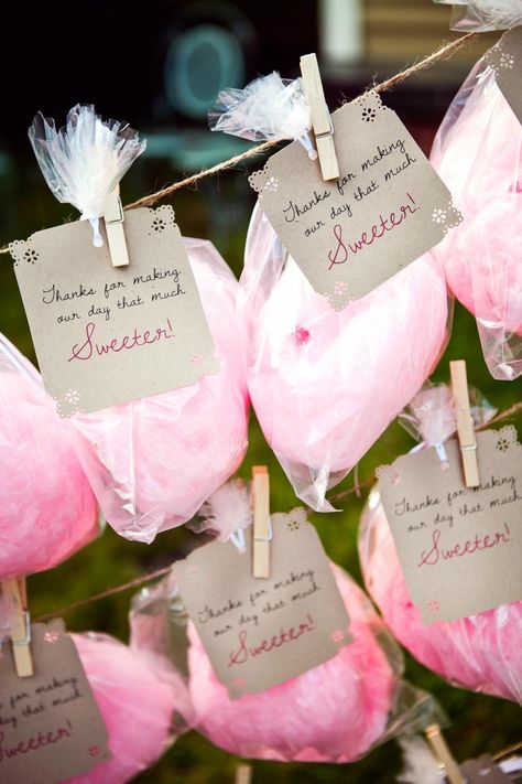 Cotton Candy Favors, Cotton Candy Wedding, Creative Wedding Favors, Inexpensive Wedding Favors, Wedding Favors And Gifts, Candy Station, Candy Wedding Favors, Edible Wedding Favors, Wedding Favors Cheap