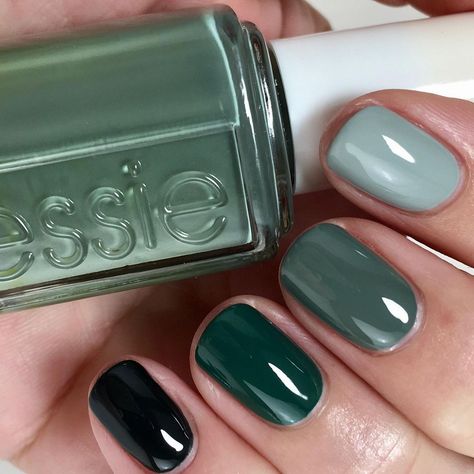 Different Green Nails Shades, Fall Green Ombre Nails, Green Gray Nails, Different Shades Of Green Nails, Tonal Nails, Green Ombré Nails, Grey Gel Nails, Fall Almond Nails, November Nail Designs