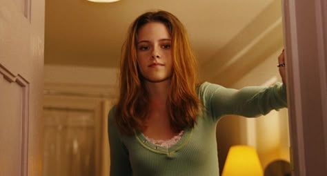 kristen stewart- zathura as lisa budwing Kristen Stewart Gif, 00s Movies, Wattpad Face Claims, Female Picture, Kristen Stewart Movies, Next Of Kin, Movie Cartoon, Young Celebrities, Anti Fashion