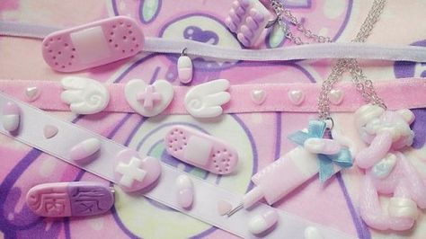 Goth Pastel Aesthetic, Cute Kawaii Pictures, Yami Kawaii Aesthetic, Yami Kawaii Fashion, Colorful Goth, Menhera Fashion, Yumi Kawaii, Menhera Kei, Kawaii Pictures