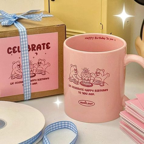 Mug Giveaway Ideas, Mug Packaging Ideas, Pink Club, Deco Pastel, Cute Typography, Emprendimiento Ideas, Container Cafe, Party Giveaways, Pretty Mugs