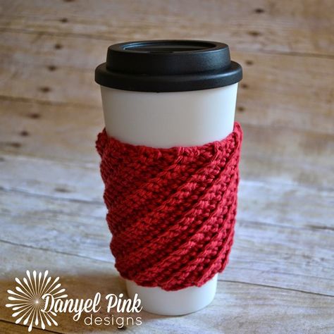 Free crochet pattern - spiral coffee cozy Coffee Cozy Pattern, Cup Cozy Pattern, Coffee Cozies, Crochet Mug Cozy, Crochet Coffee Cozy, Crochet Coffee, Crochet Cup Cozy, Cozy Pattern, Coffee Cup Cozy