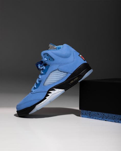 The Air Jordan 5 Retro SE 'UNC' US raffle is live via Xhibition.co. Available in-store Saturday 3/4 (FCFS — Detroit, Van Aken, W25). Special release item — all sales are final. #JUMPMAN #xhibition Jordan 5 Unc Outfit Men, Air Jordans 5 Retro, Air Jordan 5 Aqua, Jordan 5 Unc, Unc Jordans, Air Jordan 5 Retro, Air Jordan 5, Jordan 5, Commercial Photography