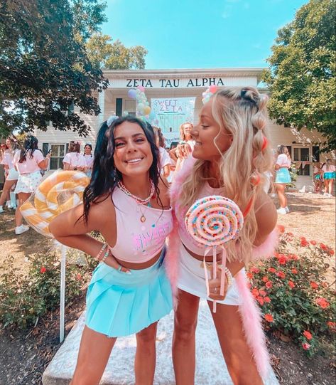 Candy Land Bid Day Outfit, Sorority Picture Ideas, Candyland Theme Party Outfit, Candy Land Theme Outfits, Candy Themed Outfit, Candy Land Bid Day, Candyland Outfit, Candyland Dance, Coldplay Outfit