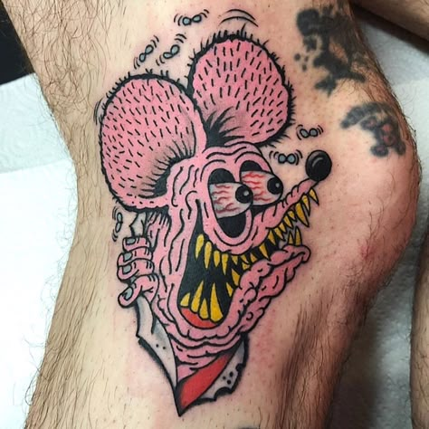 Tattoo Snob on Instagram: “Rat Fink Rip Through tattoo by @gonzalolastport at @lastporttattoo in Wolverhampton, England #gonzalolastport #lastporttattoo…” Rat Flash Tattoo, Cartoon Rat Tattoo, Rat Fink Tattoo, Rat Fink Tattoo Old School, Through Tattoo, Rat Fink Art, Punk Rat Tattoo, Spooky Rat Tattoo, Metal Reference