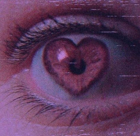 Pink Grunge Aesthetic, All For Love, Pink Grunge, Lovecore Aesthetic, Aesthetic Eyes, Foto Art, Pink Eyes, Jolie Photo, Heart Eyes