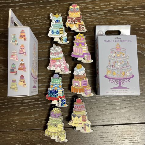 Disney Core, Rare Disney Pins, Disney Hong Kong, Disney Characters Christmas, Disney Pins Sets, Disney Pins Trading, Disney Pin Collections, Disney Headbands, Disney Princesses And Princes