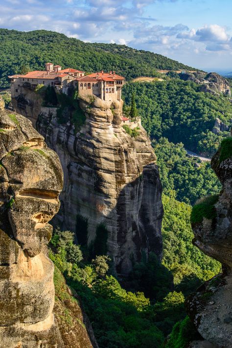 Meteora, Greece Monastery Aesthetic, Meteora Greece, Greece Photography, Travel Beauty, Nature Aesthetic, Greece Travel, Travel Inspo, Travel Aesthetic, Travel Dreams