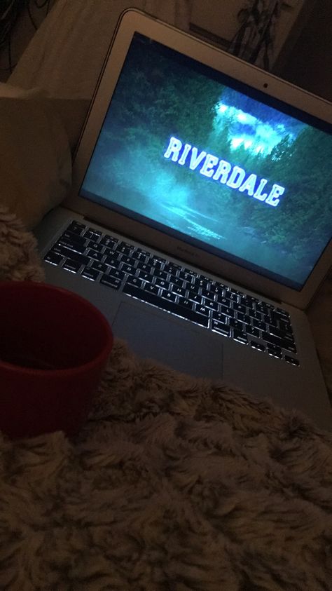 Riverdale @celinetaylor34 Story Ideas Pictures, Profile Pictures Instagram, Snapchat Picture, Photos Tumblr, Mood Instagram, Tumblr Photography, 背景 シンプル, Creative Instagram Stories, About Time Movie