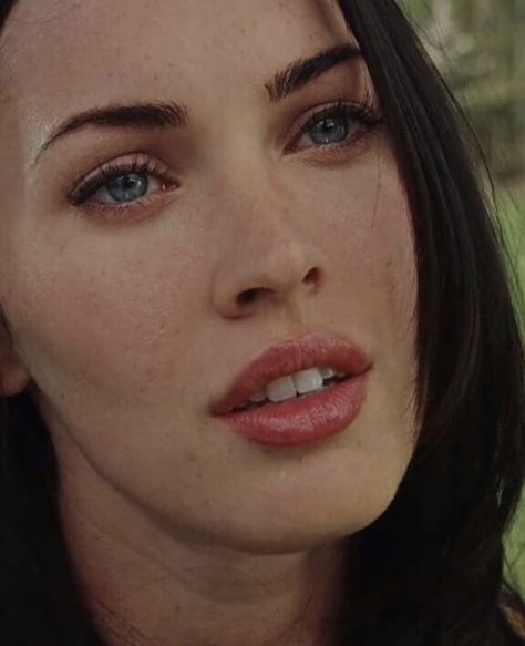 Jennifer’s Body Makeup, Megan Fox Lips, Needy Lesnicki, Johnny Simmons, Megan Fox Movies, Megan Fox Face, Jennifers Body Megan, Megan Fox Jennifer's Body, Jennifer's Body Aesthetic