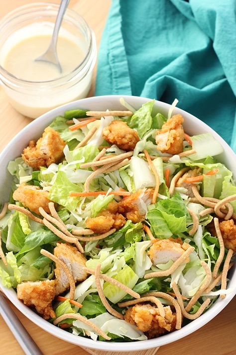 his quick and easy Oriental Chicken Salad, Applebee's copycat recipe, is the perfect weeknight dinner recipe! Belly filling and delicious. Crispy Chow Mein Noodles, Applebees Recipes, Applebees Copycat Recipes, Chicken Salad Dressing, Homemade Ingredients, Chicken Salad Ingredients, Delicious Salad Dressings, Asian Chicken Salads, Chinese Chicken Salad